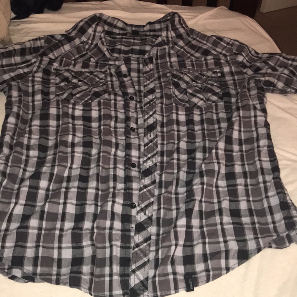 Stripped shirt ( men’s)